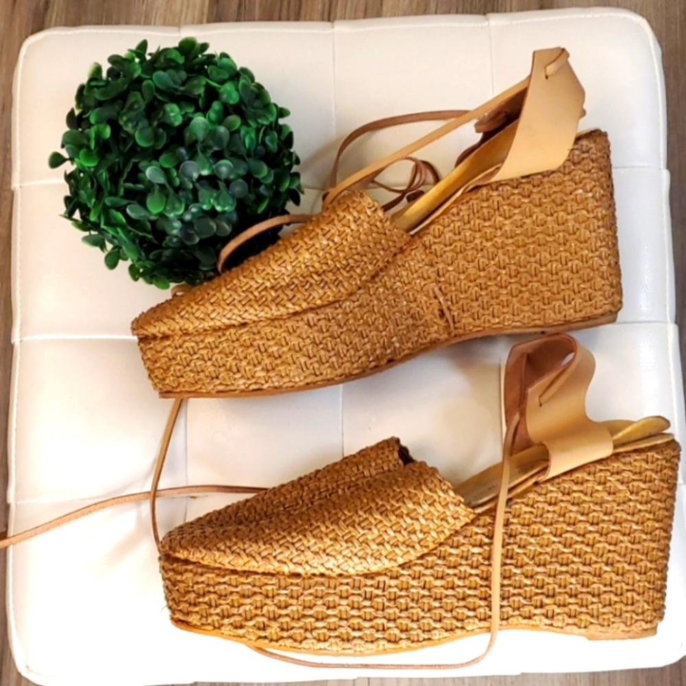 Newport News Platform Sandals